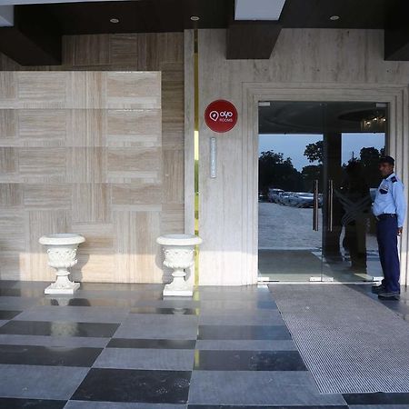 Oyo Premium Panchkula Sector 5 Hotell Exteriör bild