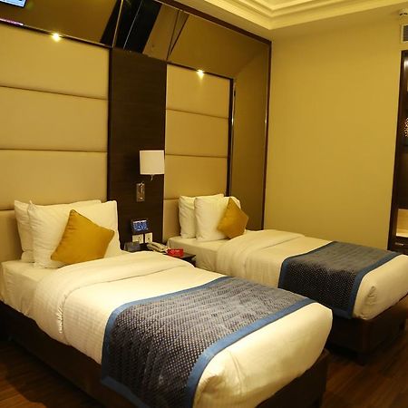 Oyo Premium Panchkula Sector 5 Hotell Exteriör bild