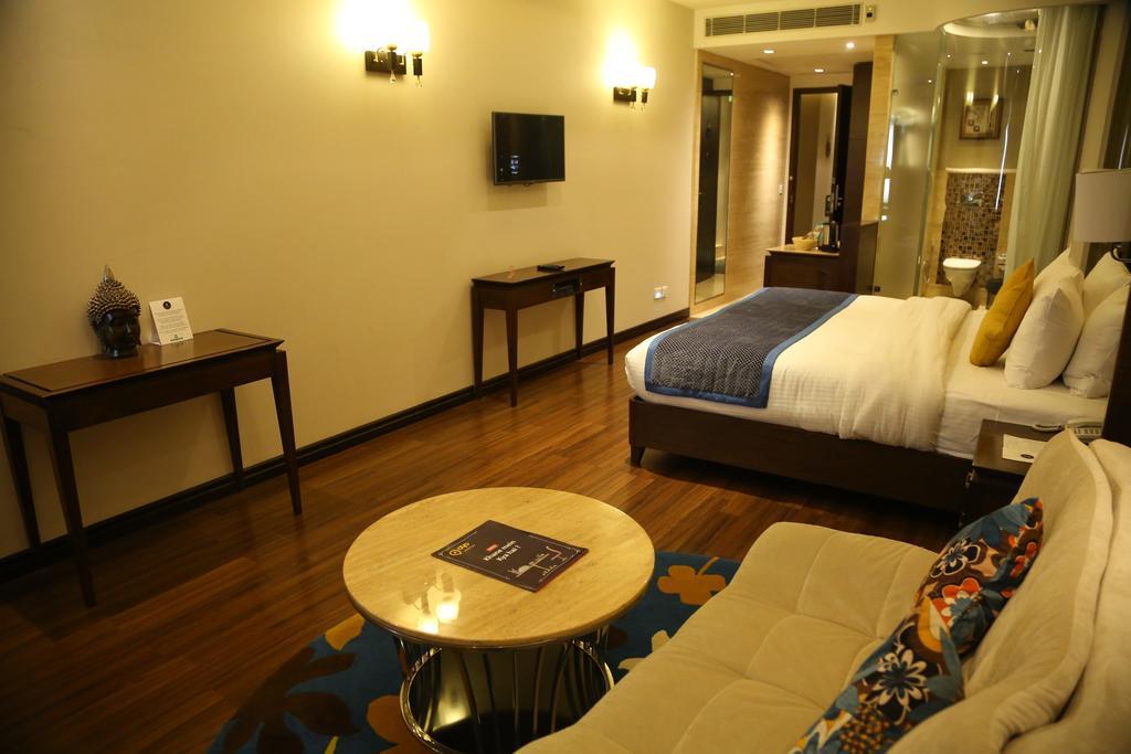 Oyo Premium Panchkula Sector 5 Hotell Rum bild