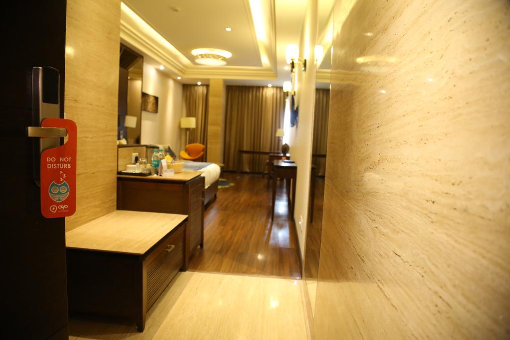 Oyo Premium Panchkula Sector 5 Hotell Rum bild