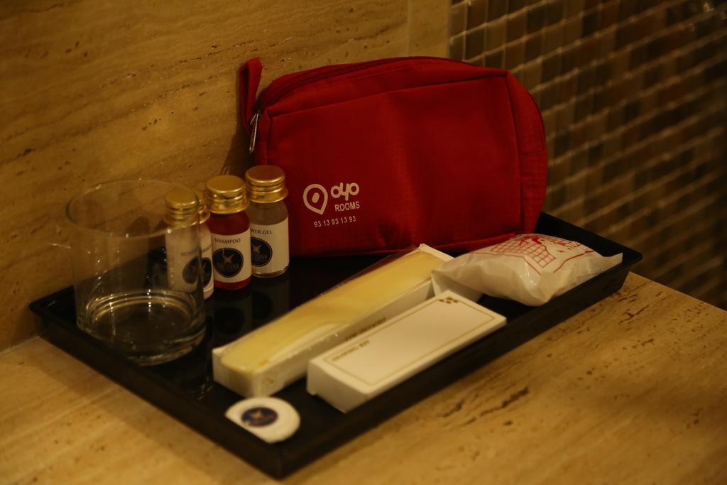 Oyo Premium Panchkula Sector 5 Hotell Rum bild