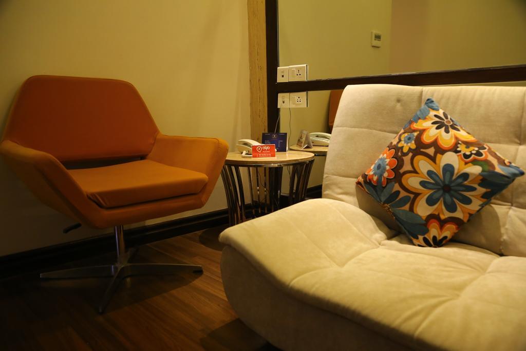 Oyo Premium Panchkula Sector 5 Hotell Exteriör bild