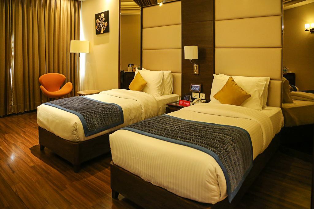 Oyo Premium Panchkula Sector 5 Hotell Exteriör bild