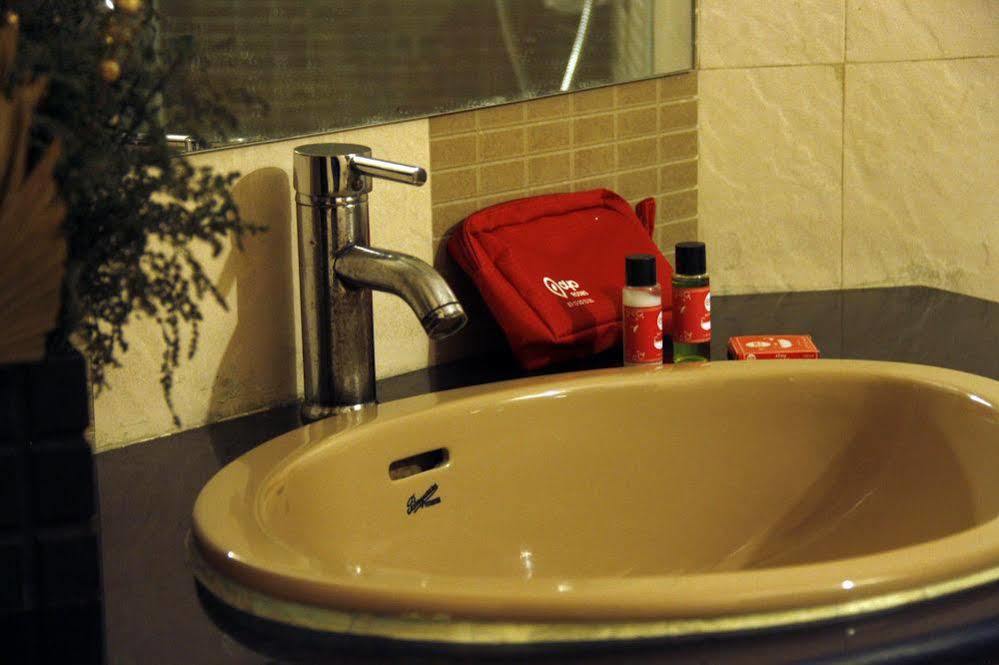 Oyo Premium Panchkula Sector 5 Hotell Exteriör bild